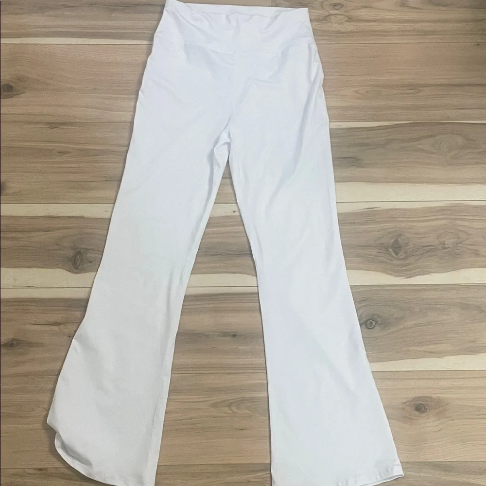 SHEIN White Flared Leggings - Picture 1 of 2